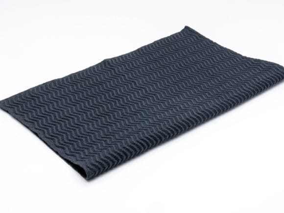 La Perla – Badezimmerteppich Dunkelgrau gross – Tessanda Handweberei