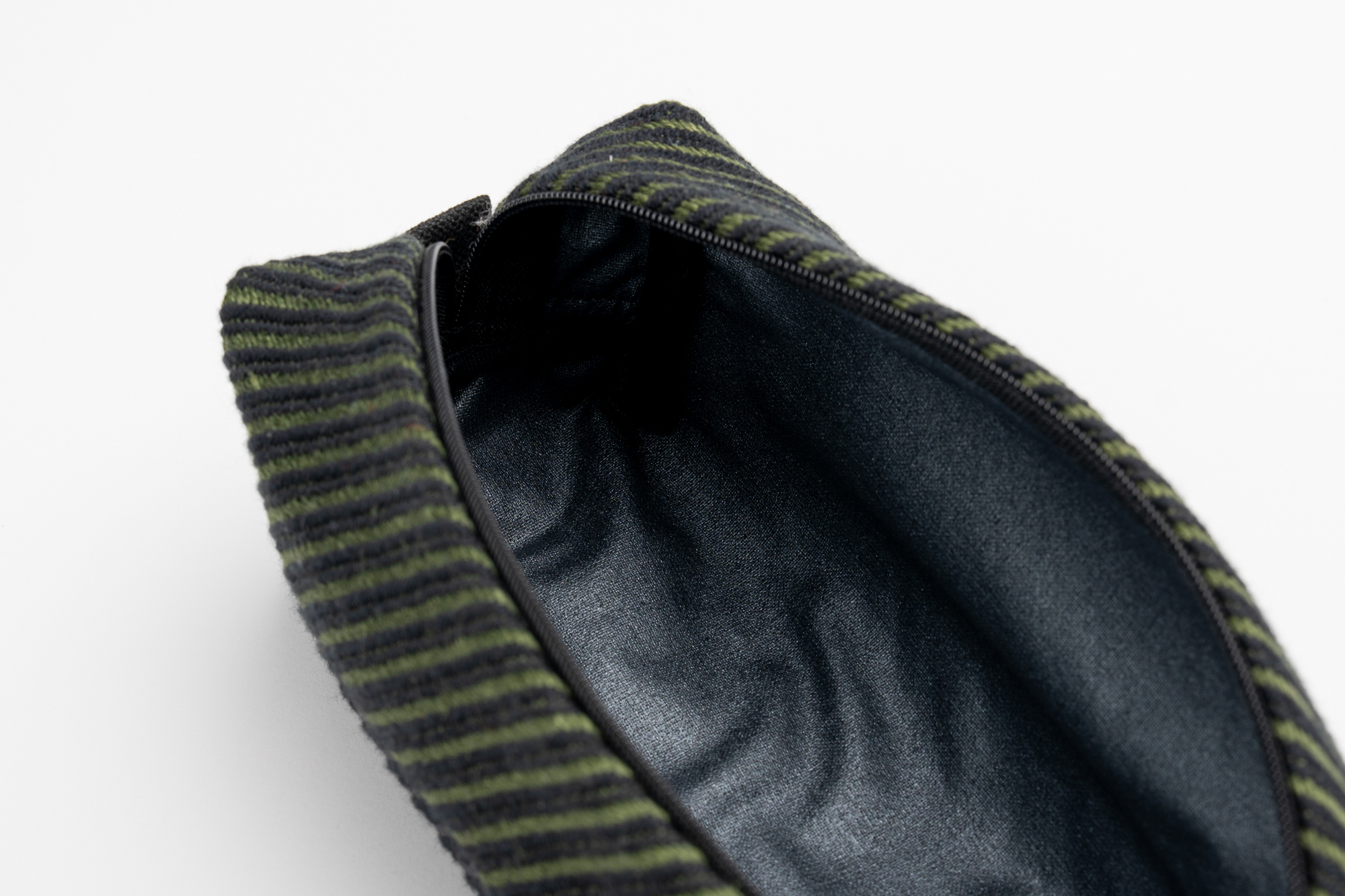 Viadi-Pitschen-Necessaire-Box-Innen-Olive-Low-Res