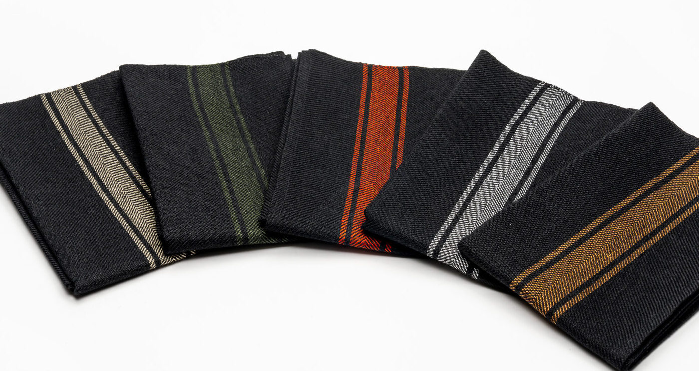 Patafloez-Nair-Schwarz-Gruppe-Low-Res