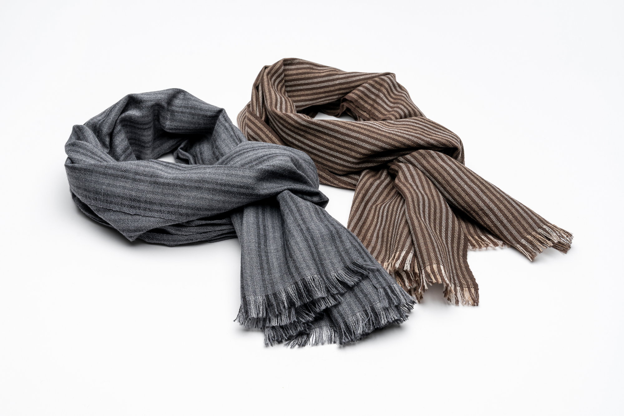 Schal-Andrea-Braun-Grau-Low-Res-01 Schal-Andrea-Braun-Grau-Low-Res-01