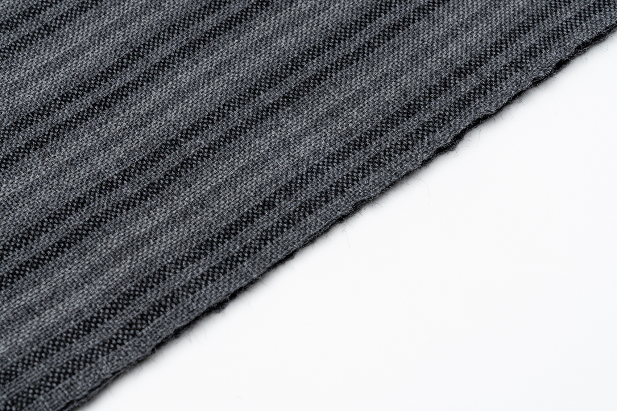 Schal-Andrea-Grau-Low-Res-02 Schal-Andrea-Grau-Low-Res-02