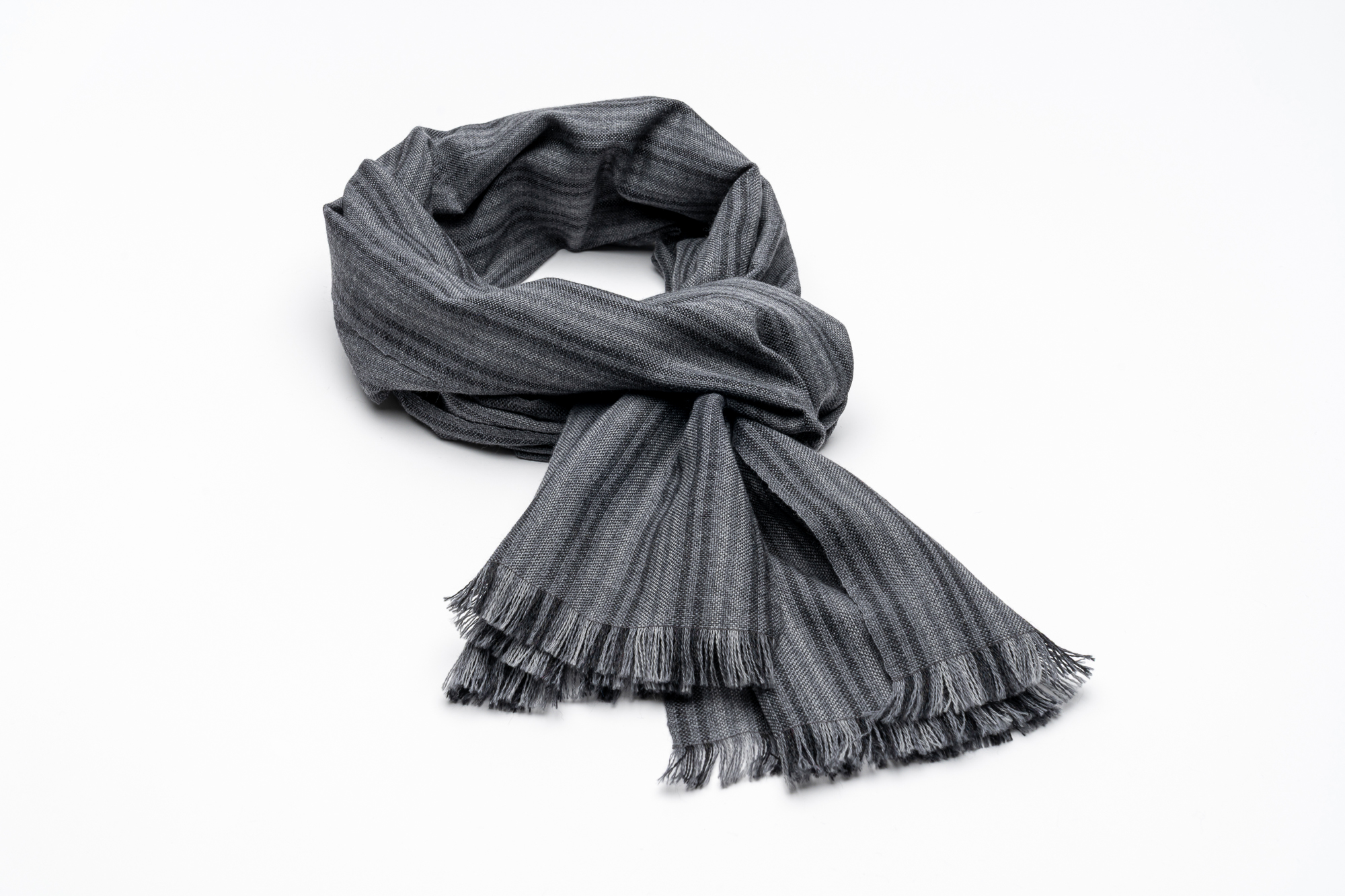 Schal-Andrea-Grau-Low-Res-04 Schal-Andrea-Grau-Low-Res-04