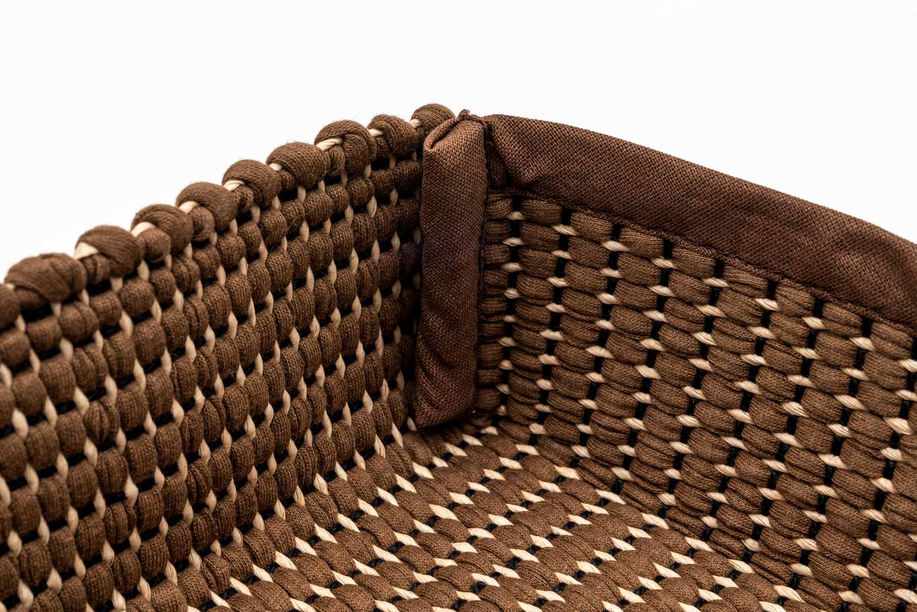 James-Taschenleerer-Braun-Web-02