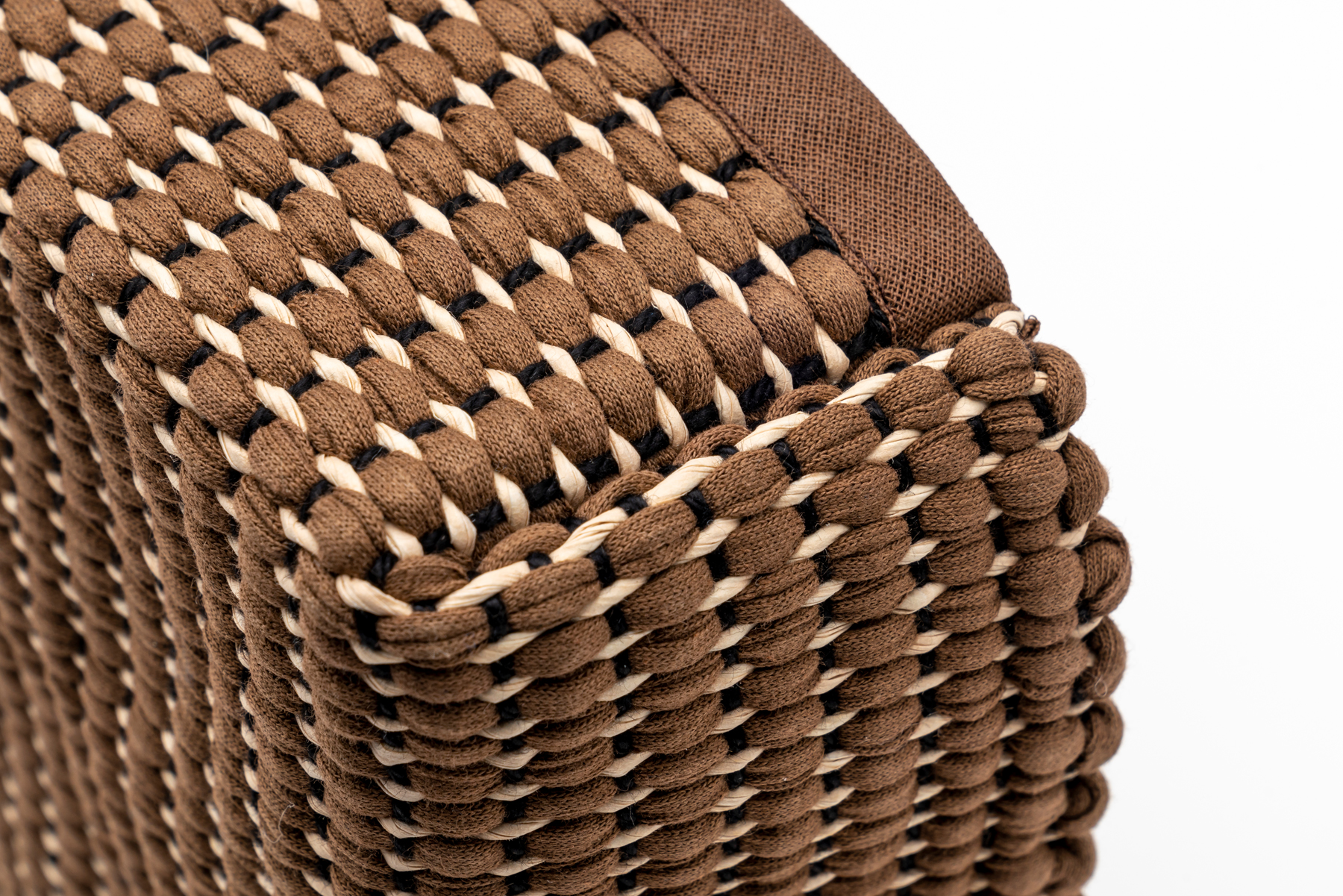 James-Taschenleerer-Braun-Web-03