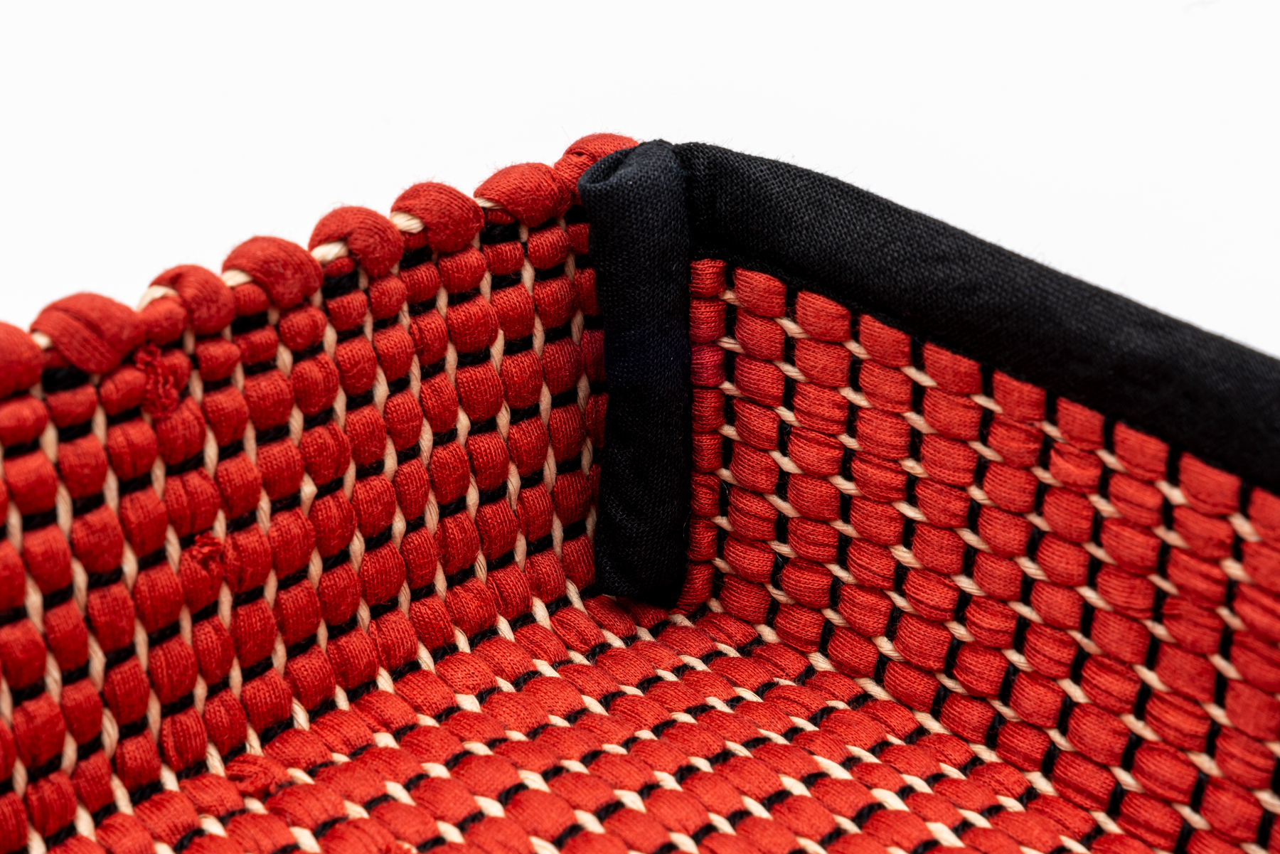 James-Taschenleerer-Rot-Web-02