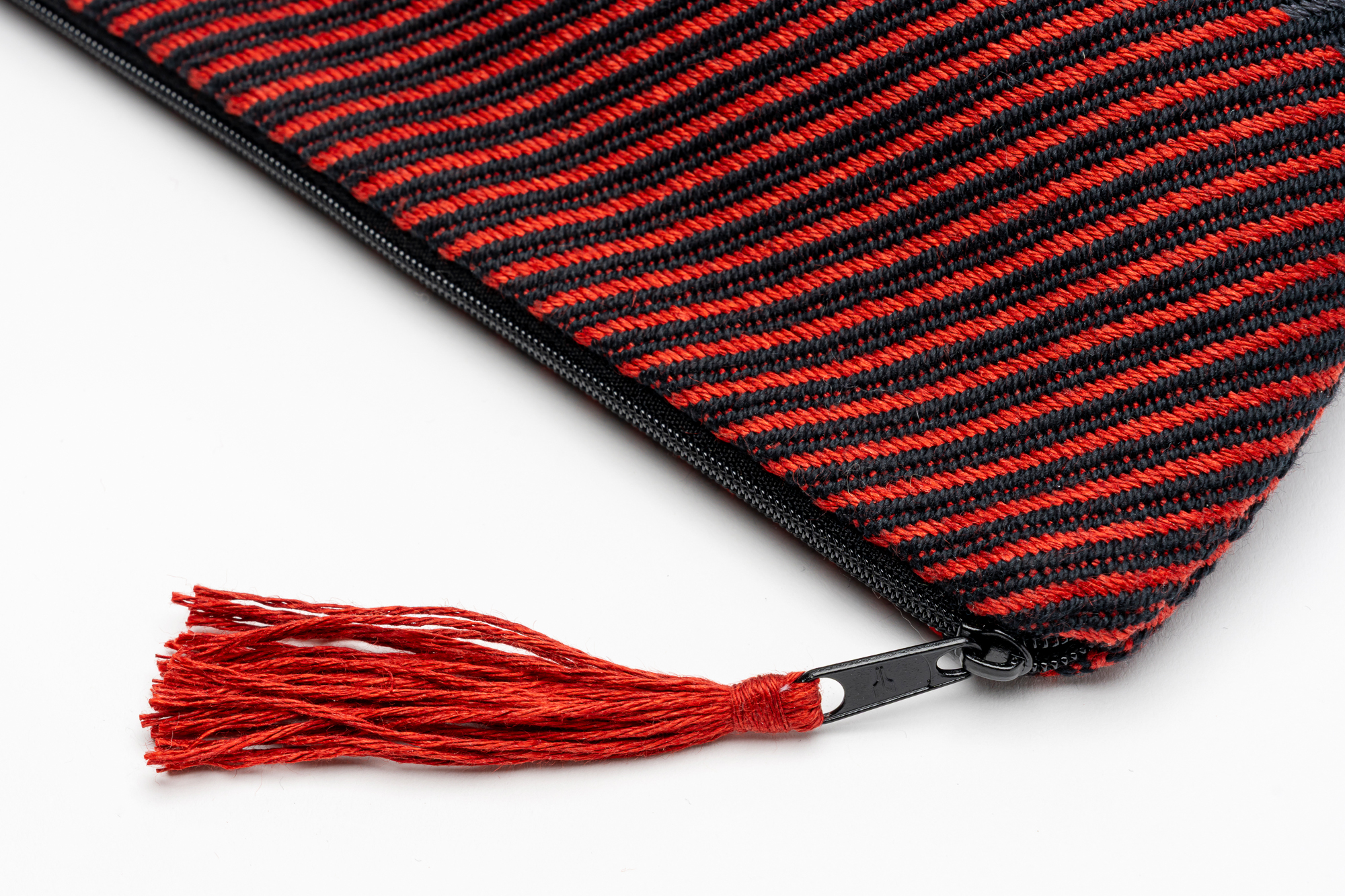 Viadi-fin-d-eivna-Nécessaire-Rot-Low-Res-02