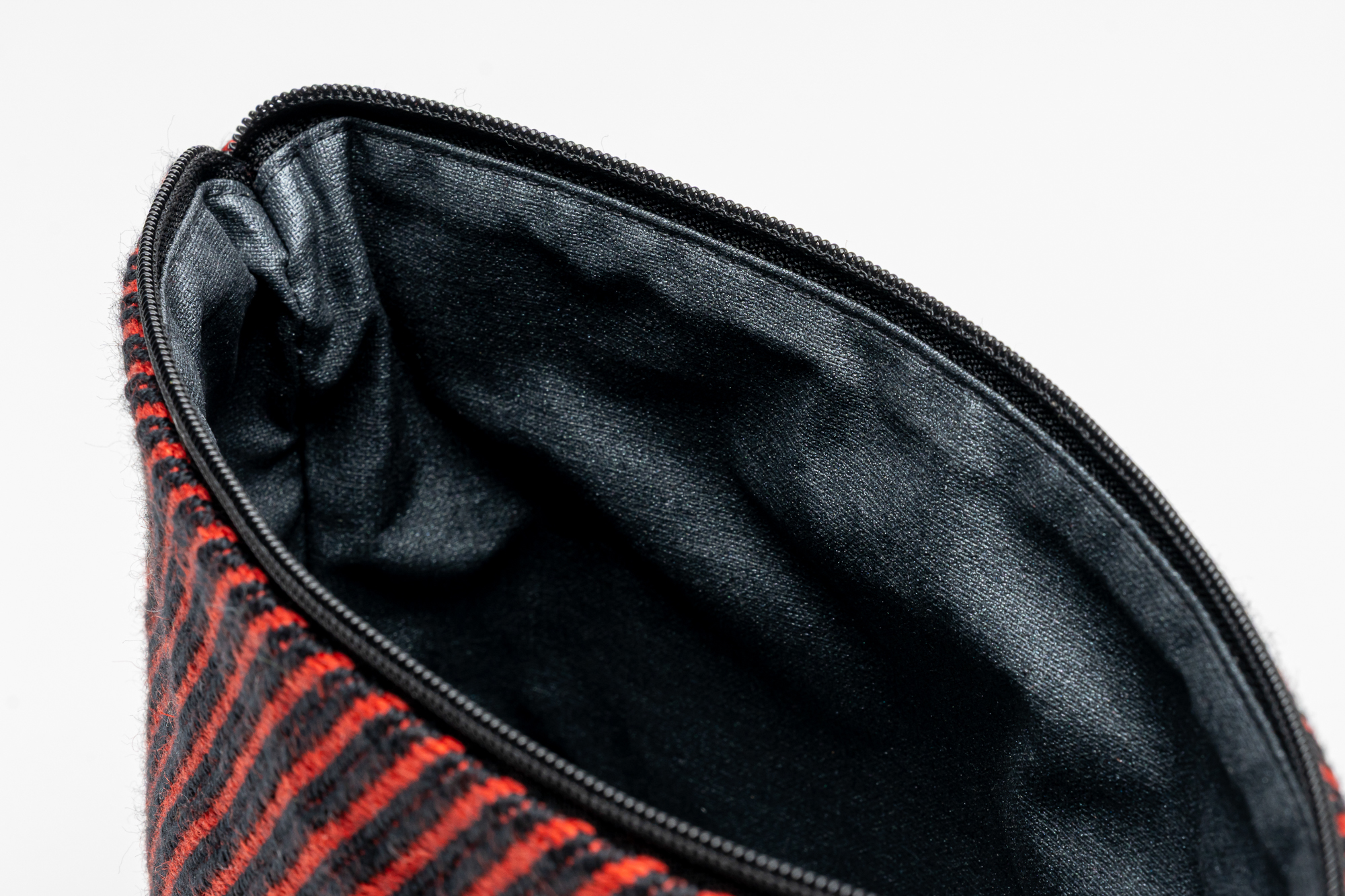 Viadi-fin-d-eivna-Nécessaire-Rot-Low-Res-03