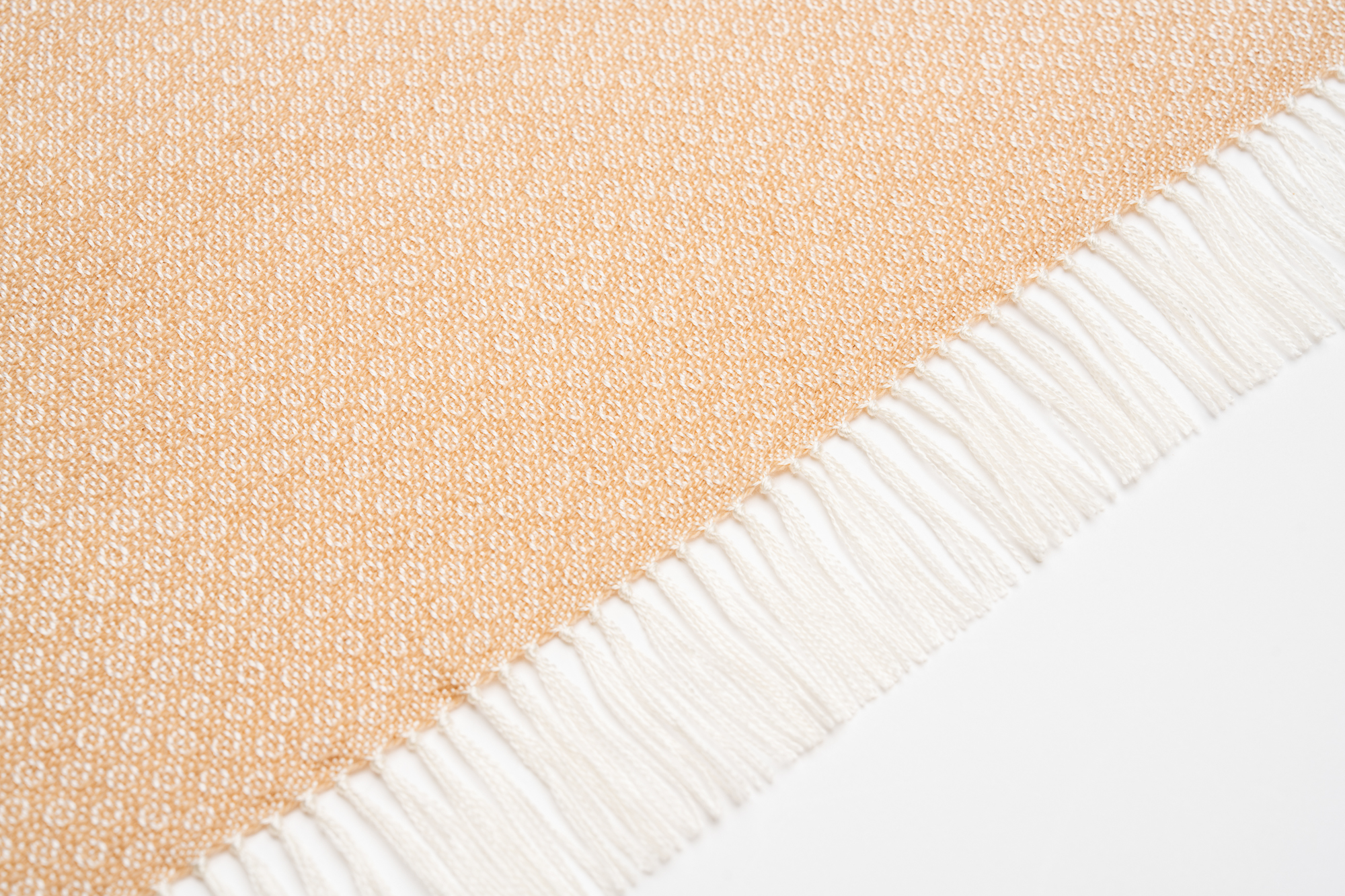 Champiunessa-Schal-Beige-Low-Res-03 Champiunessa-Schal-Beige-Low-Res-03