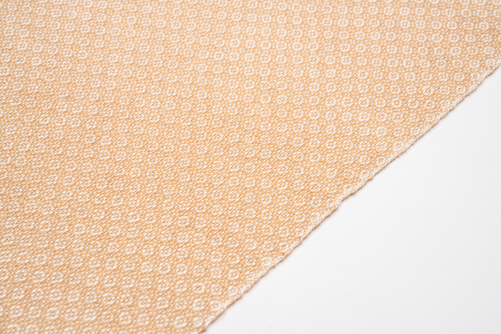 Champiunessa-Schal-Beige-Low-Res-04 Champiunessa-Schal-Beige-Low-Res-04