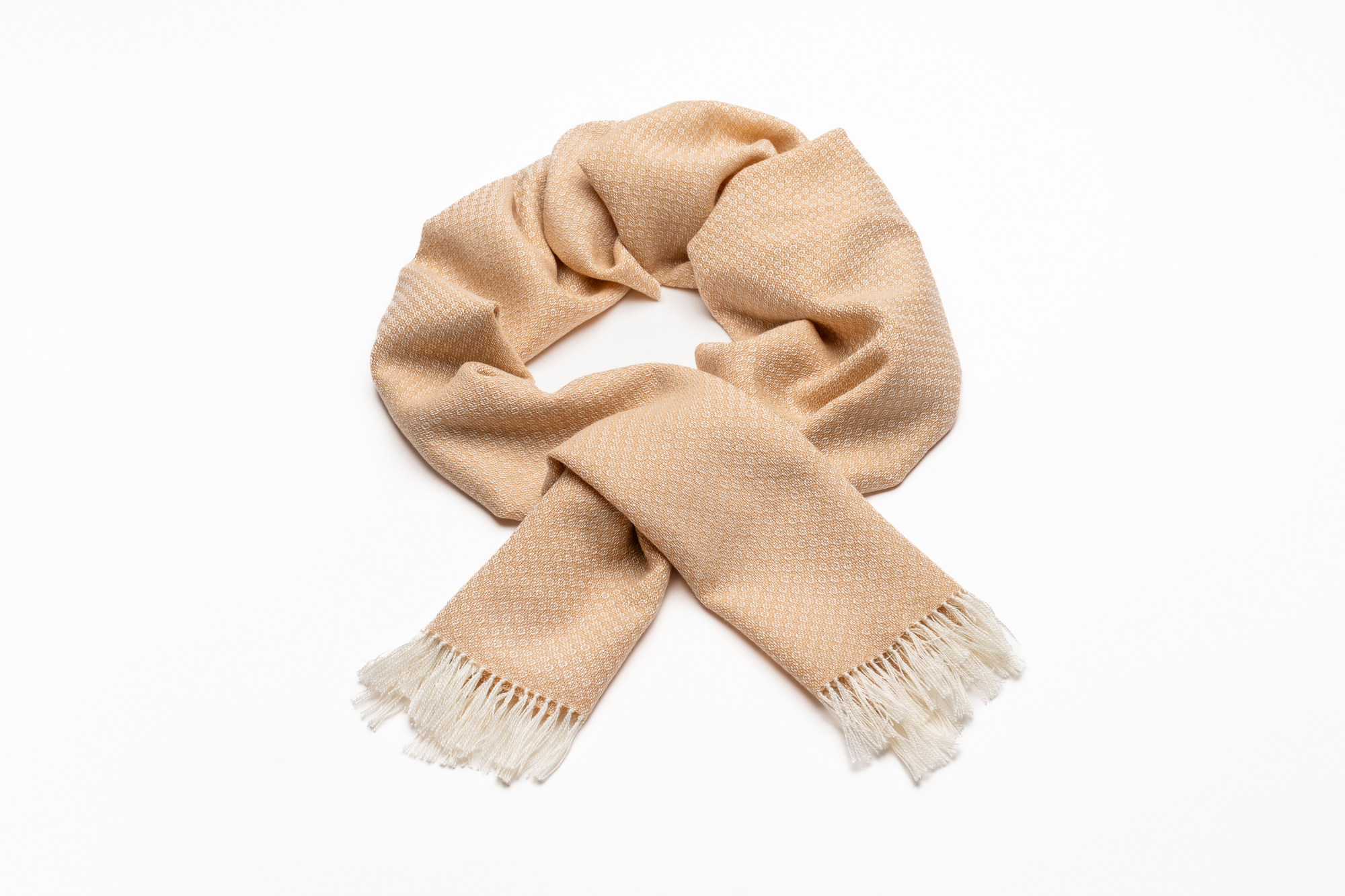 Champiunessa-Schal-Beige-Low-Res-05 Champiunessa-Schal-Beige-Low-Res-05