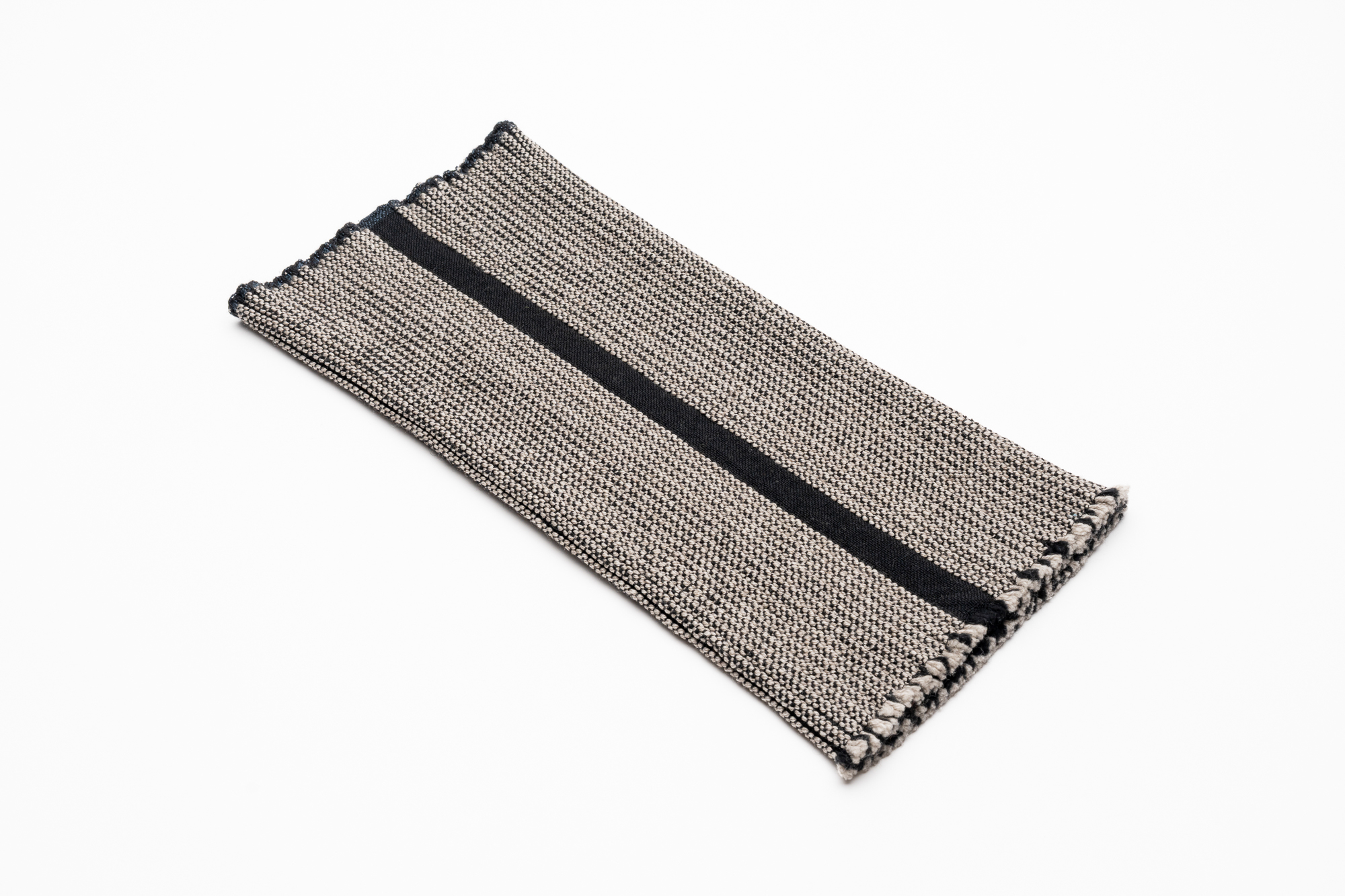 Luzia-Luzian-Grau-Schwarz-Low-Res-04 Luzia-Luzian-Grau-Schwarz-Low-Res-04