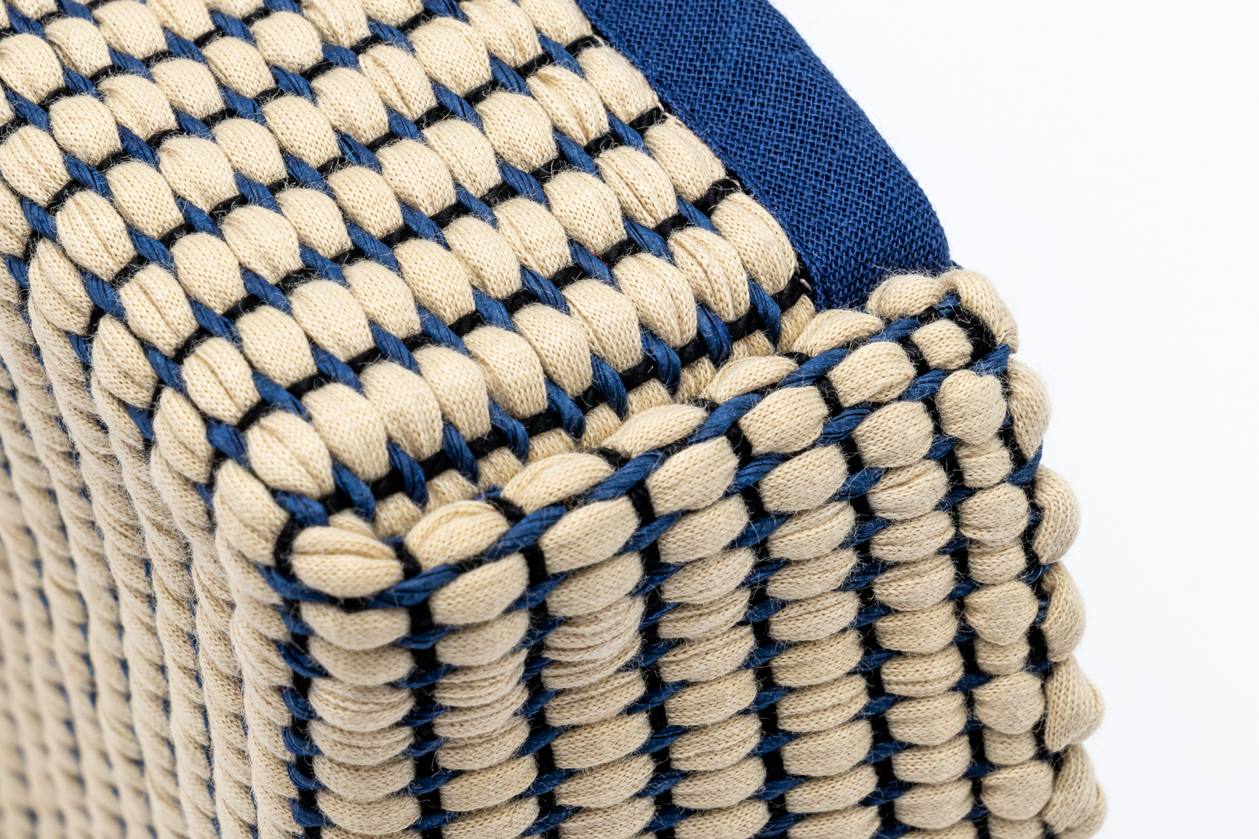 Tessanda-James-Natur-Blau-Low-Res-03 Tessanda-James-Natur-Blau-Low-Res-03