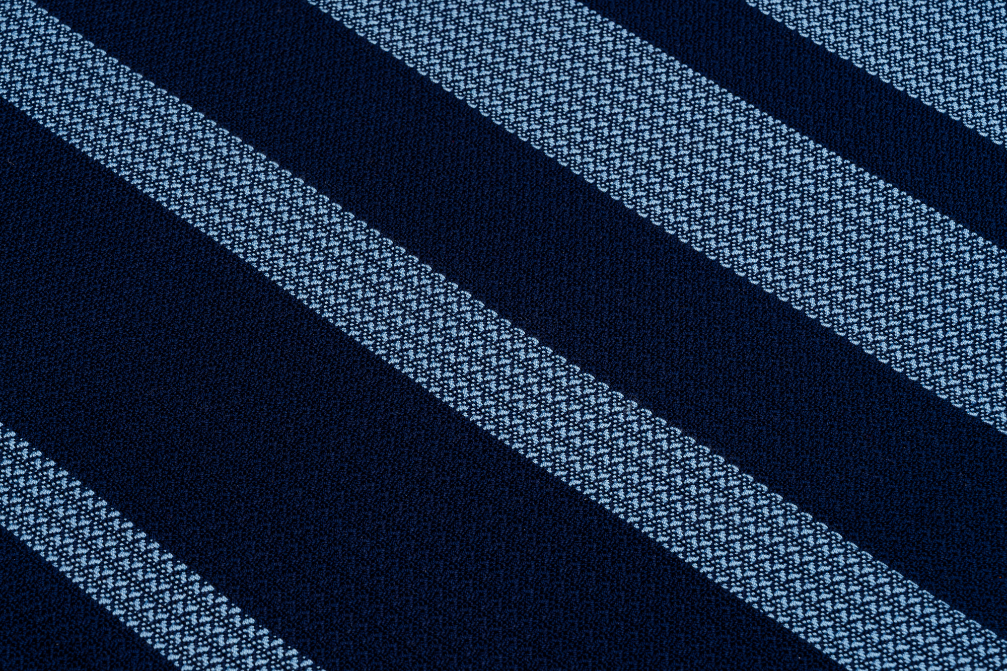 Luisa-Seidenschal-Hellblau-Low-Res-06