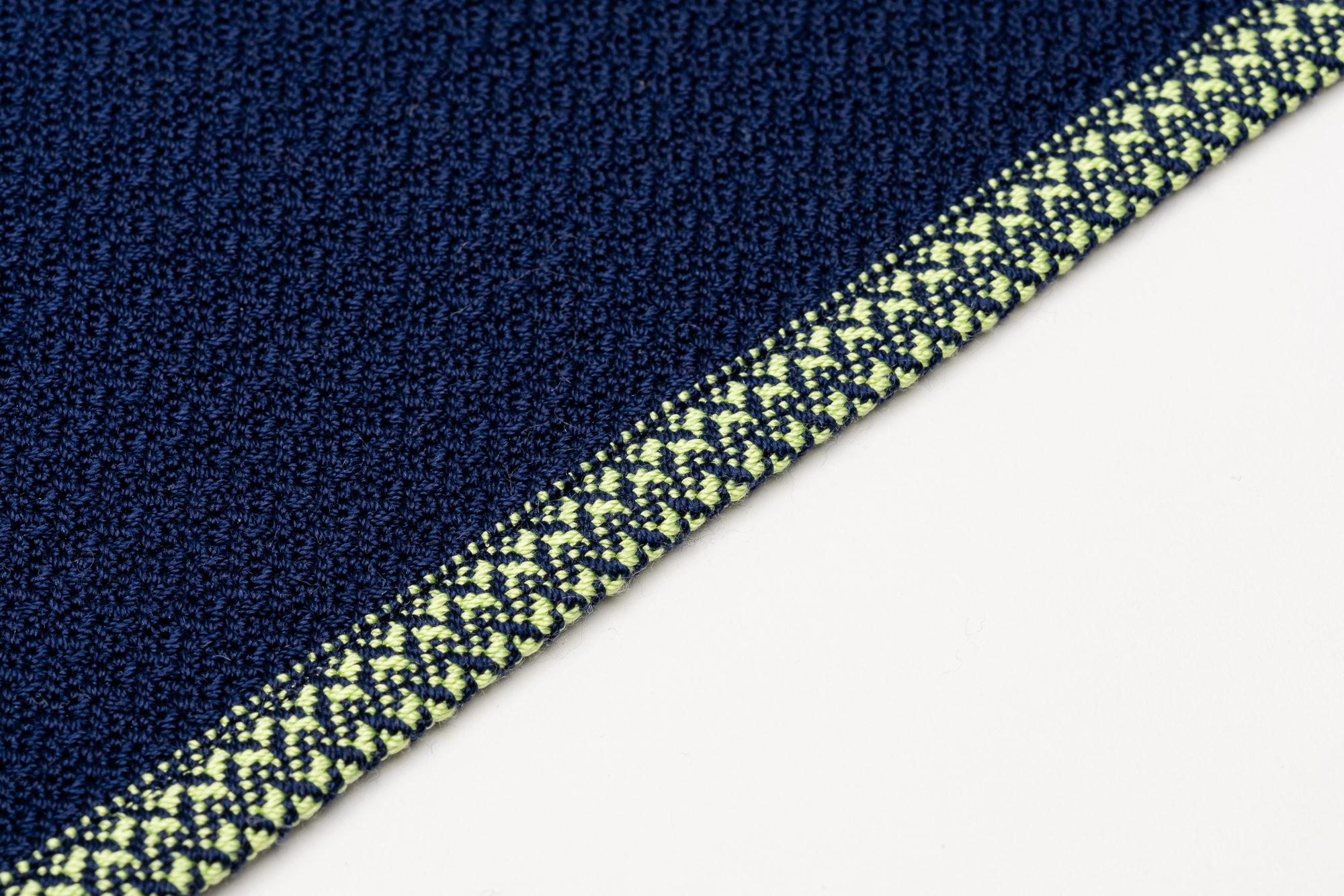 Luisa-Seidenschal-Hellgrün-Low-Res-05