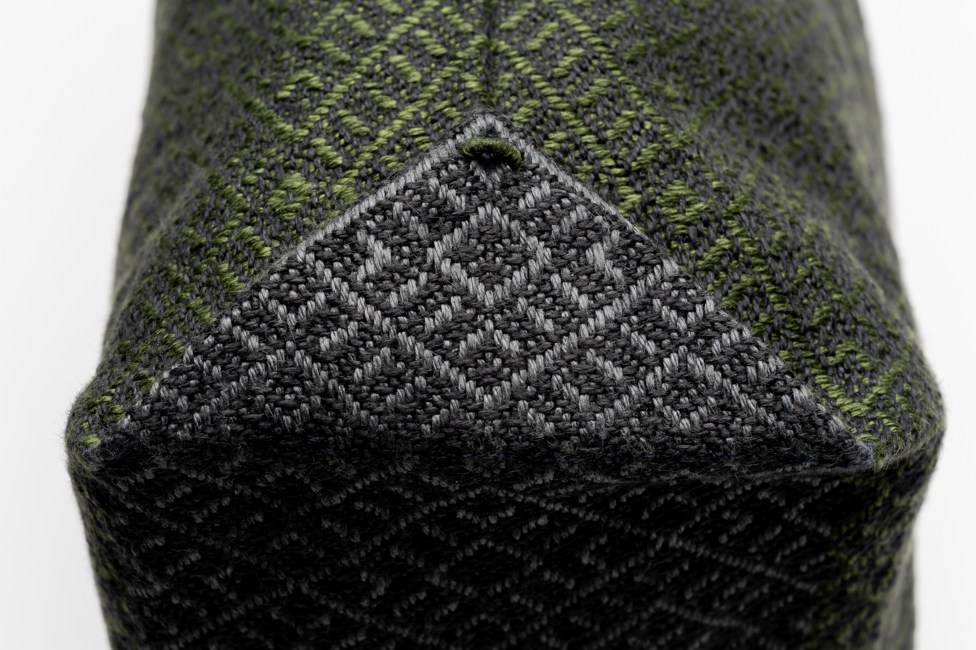 Marusa-Schwarz-Olive-Low-Res-05 Marusa-Schwarz-Olive-Low-Res-05