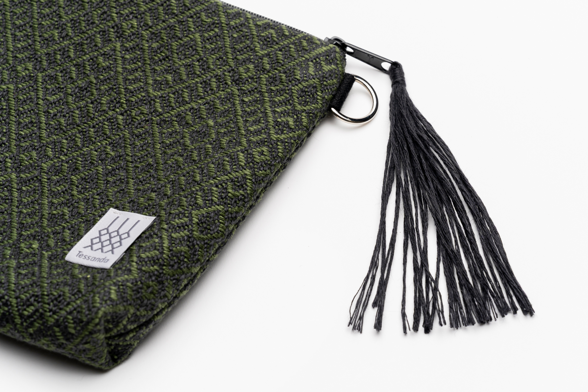 Marusina-Schwarz-Olive-Low-Res-04