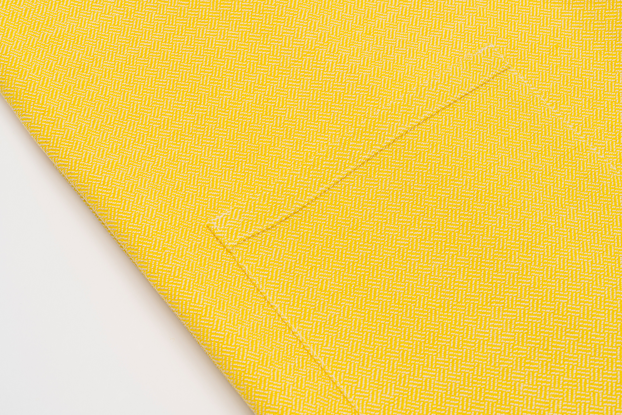 Alp-Tabladatsch-Schürze-Gelb-Low-Res-02