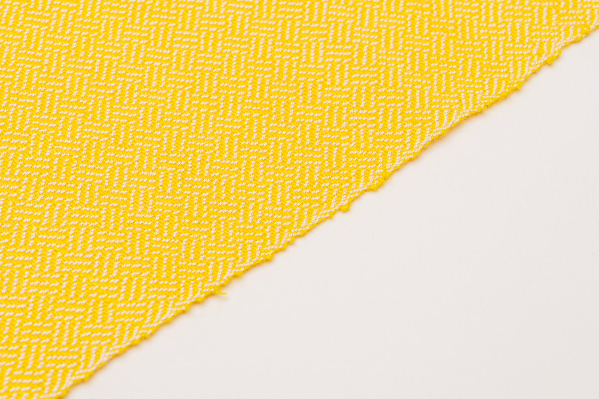 Alp-Tabladatsch-Schürze-Gelb-Low-Res-03