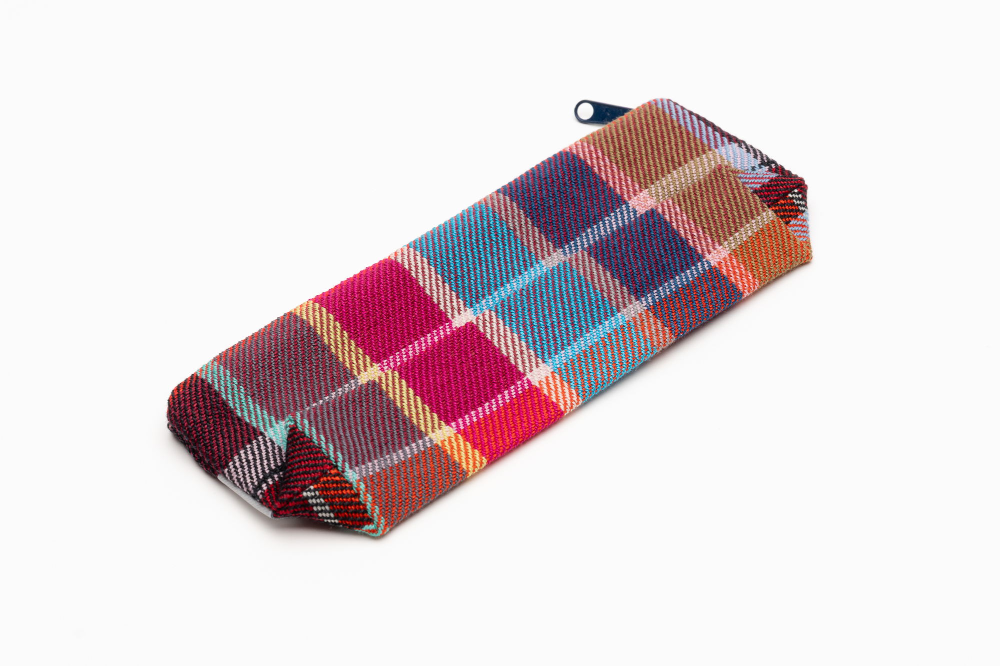 Brida-Etui-Karo-Rot-Low-Res-02