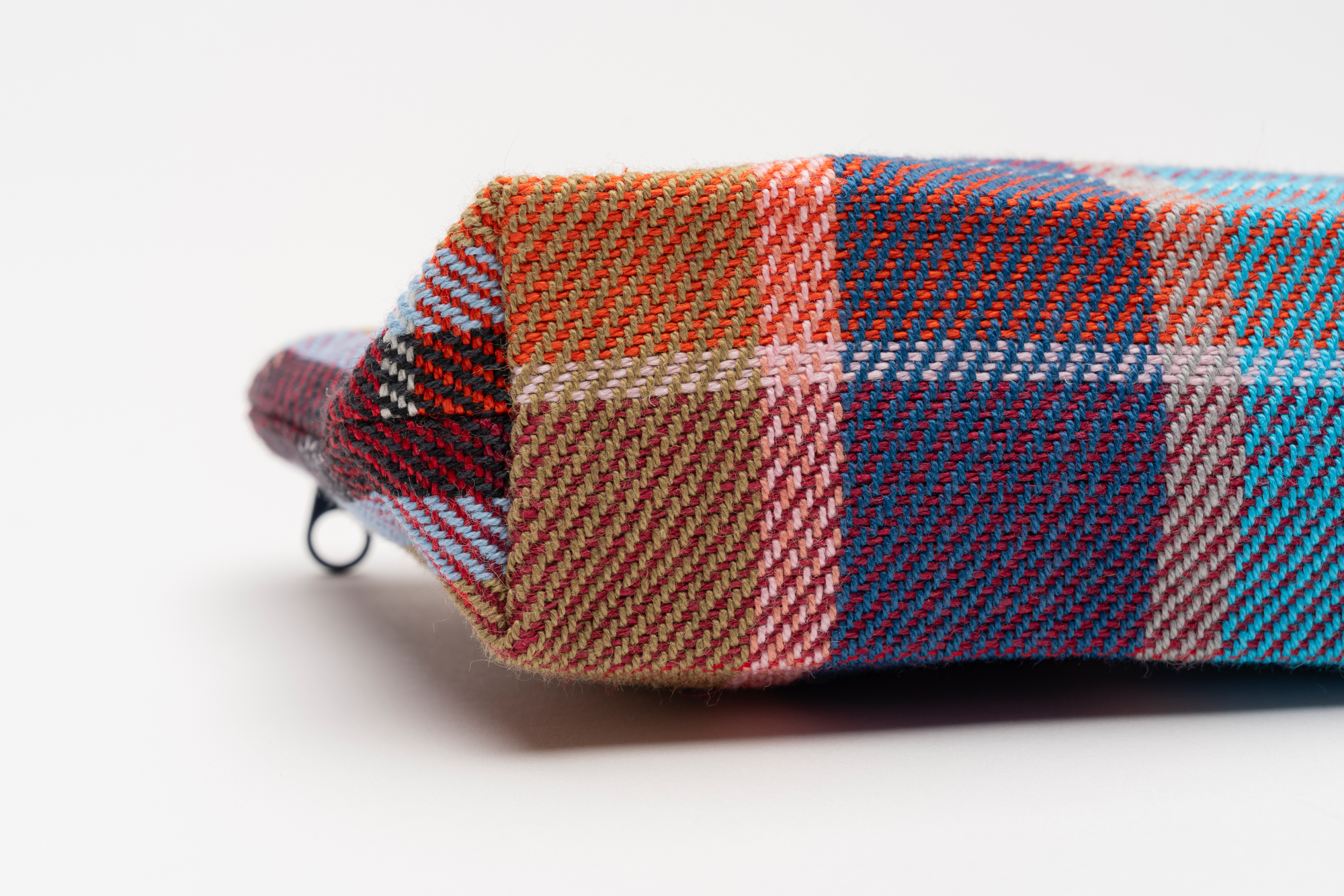 Brida-Etui-Karo-Rot-Low-Res-08