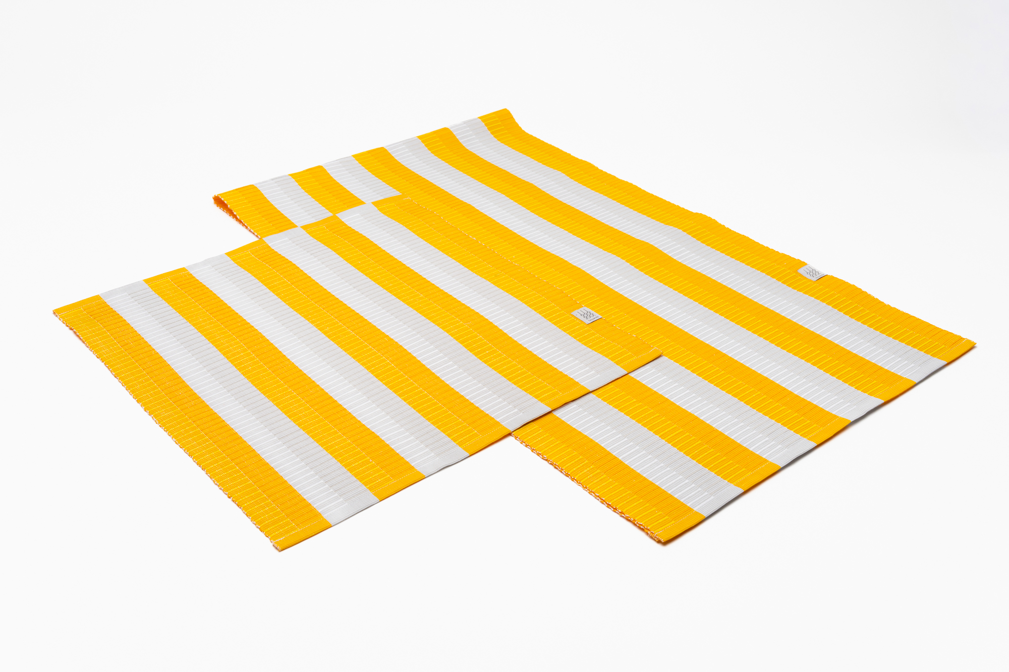 Festival-da-culurs-Tischset-Partnerset-Gelb-Weiss-Low-Res