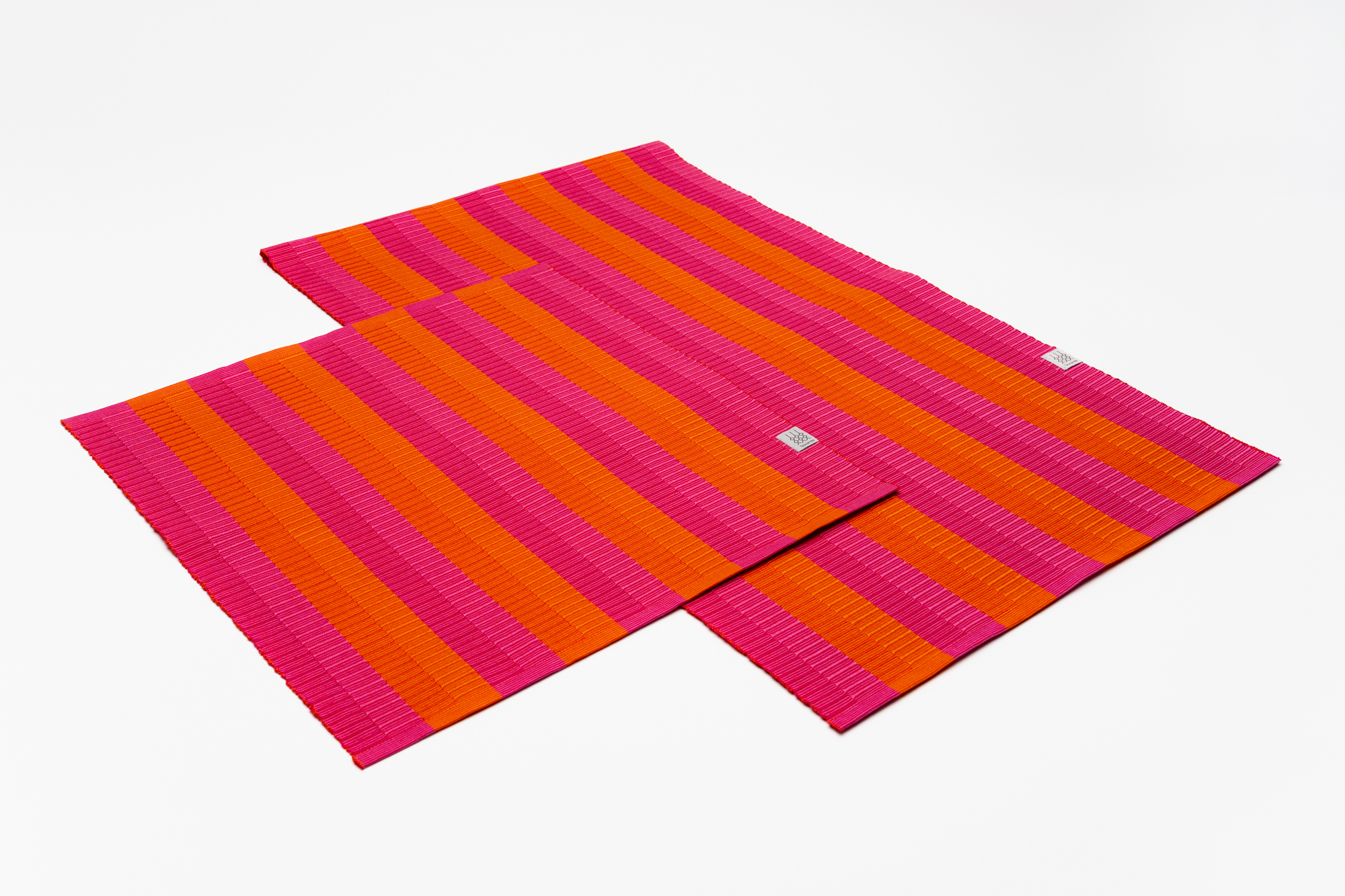 Festival-da-culurs-Tischset-Partnerset-Pink-Orange-Low-Res