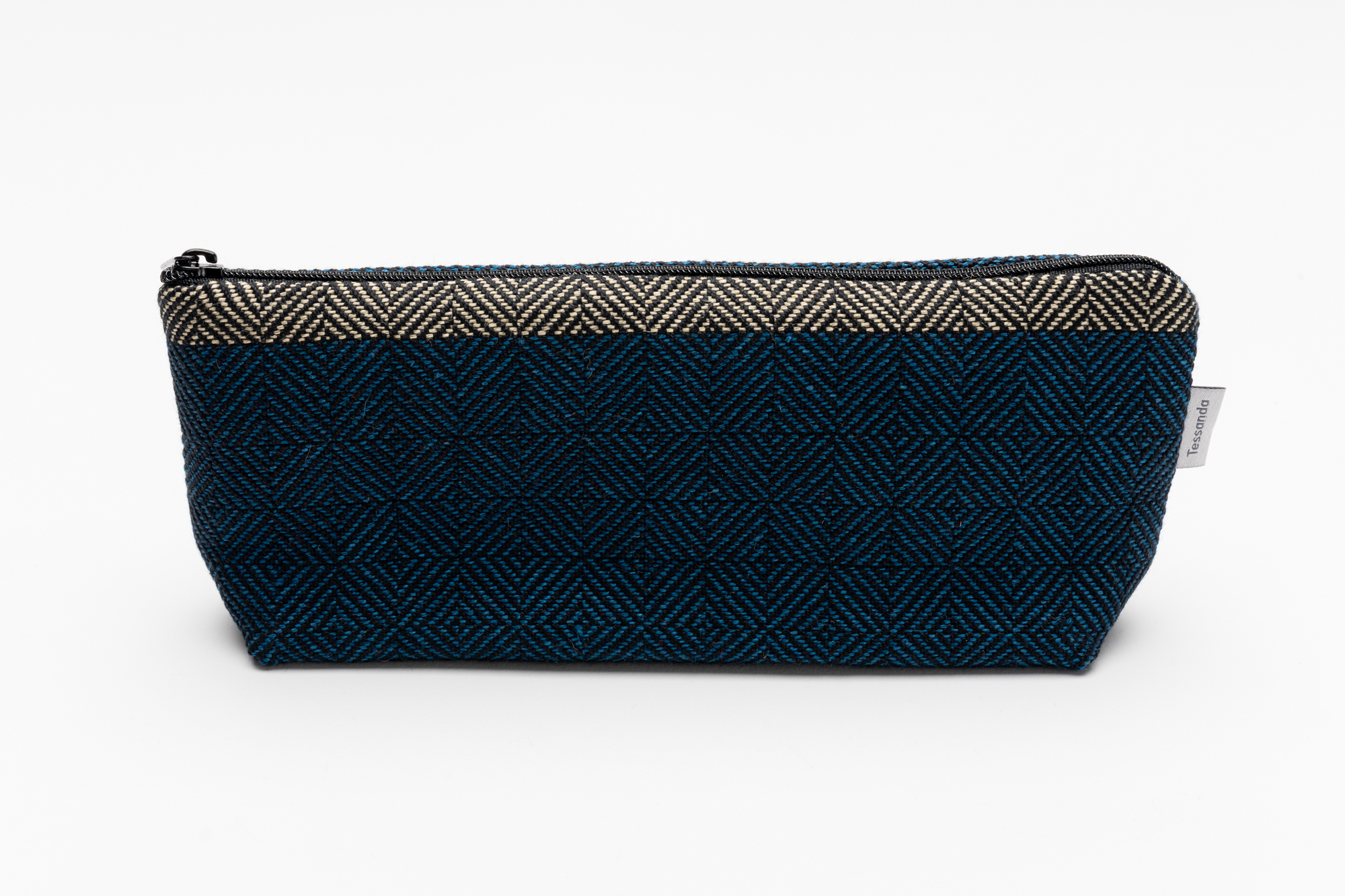 Flora-Etui-Tessanda-Low-Res_YB_6084