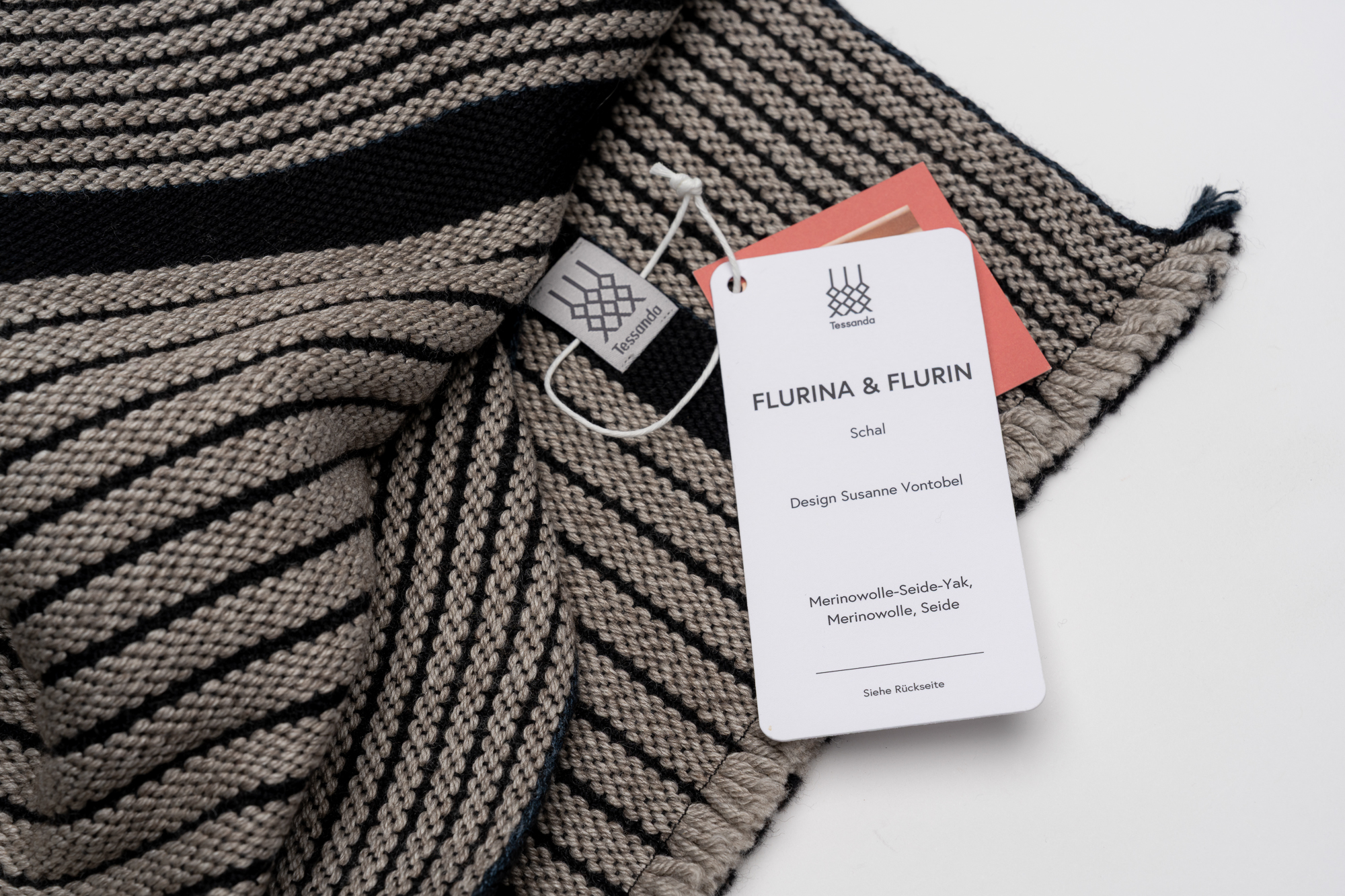 Flurina-Flurin-Schal-Low-Res-01