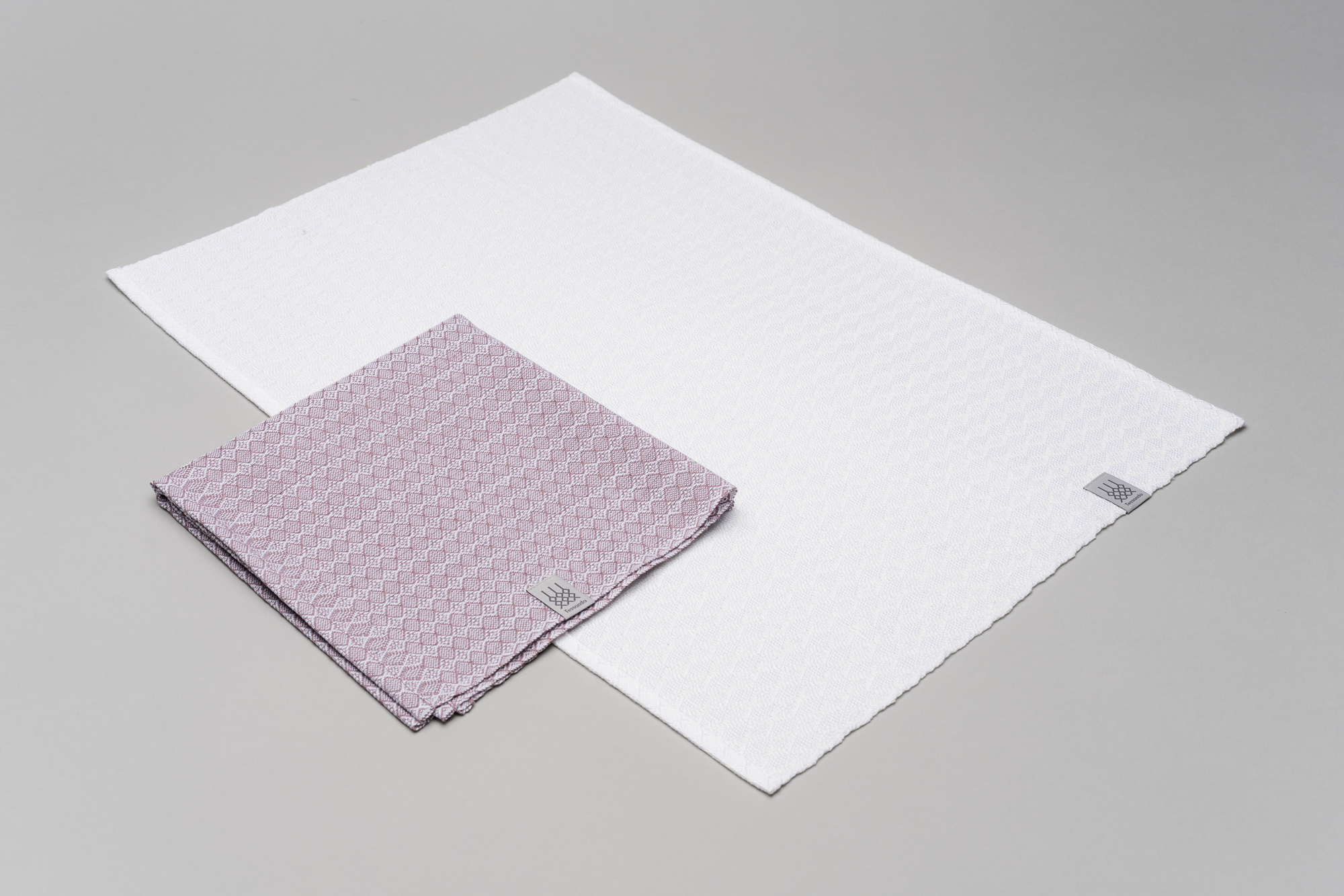 Trais-Giavueschs-Serviette-Rosenholz-Low-Res-05